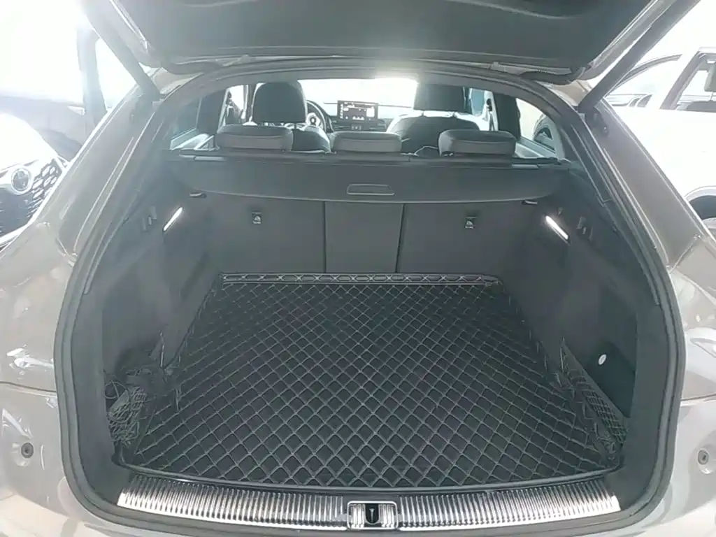 Audi Q5L Sportback — миниатюра 19