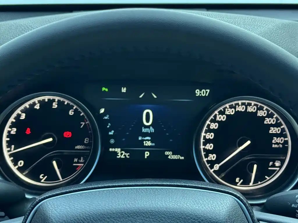 Toyota Camry — миниатюра 6