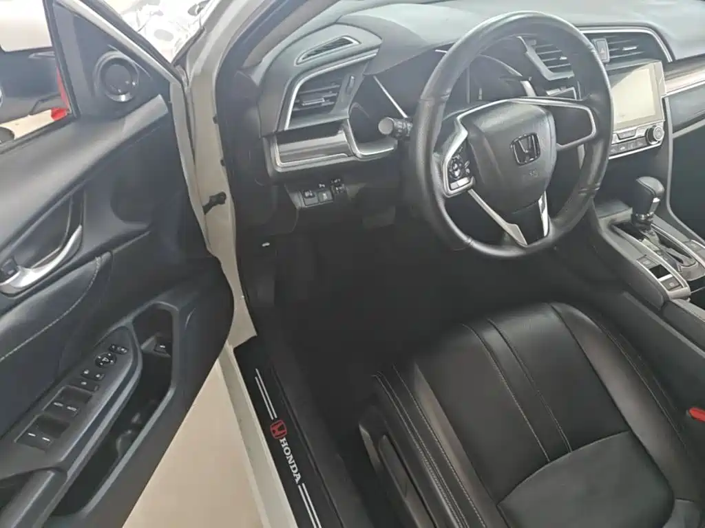 Honda Civic — миниатюра 16