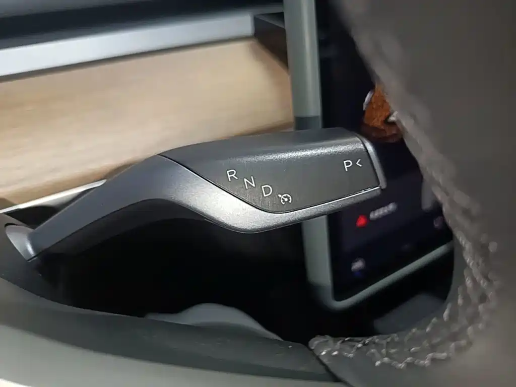 Tesla Model 3 — миниатюра 14