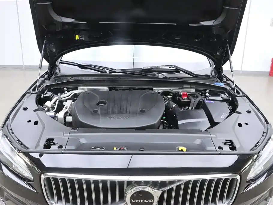 Volvo S90 2024 B5 Luxury