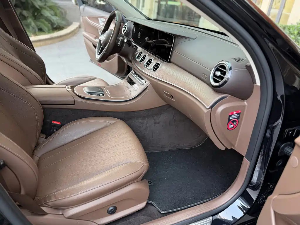 Mercedes-Benz E-Class — миниатюра 6