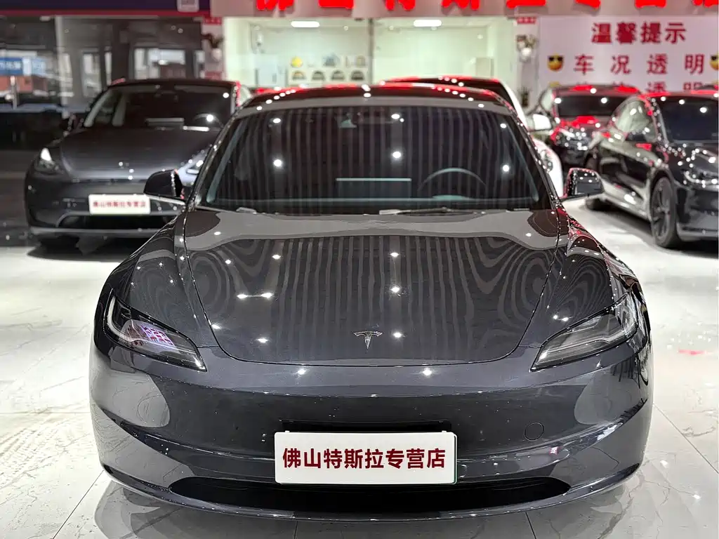 Tesla Model 3 — миниатюра 5