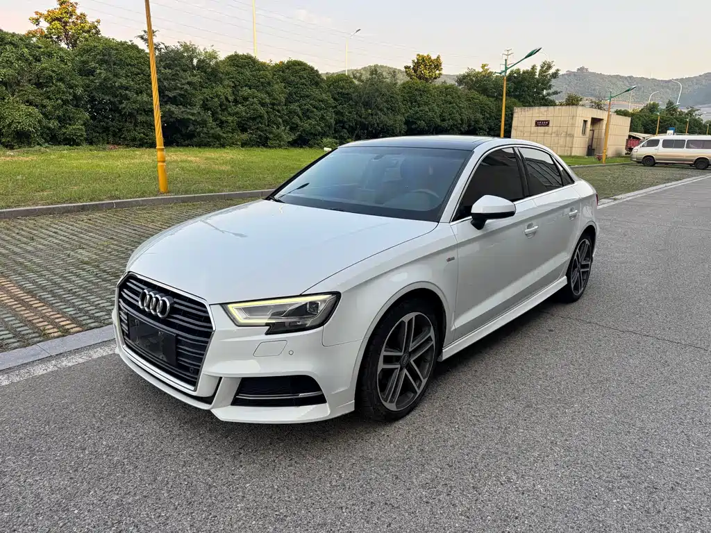 Купить Audi A3