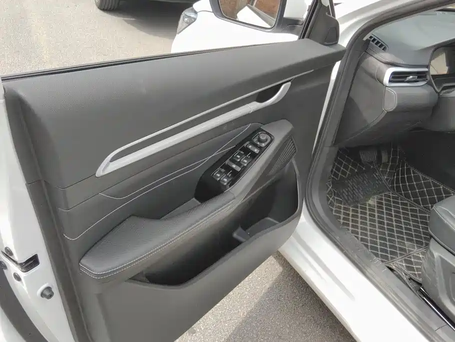 Geely Emgrand — миниатюра 7
