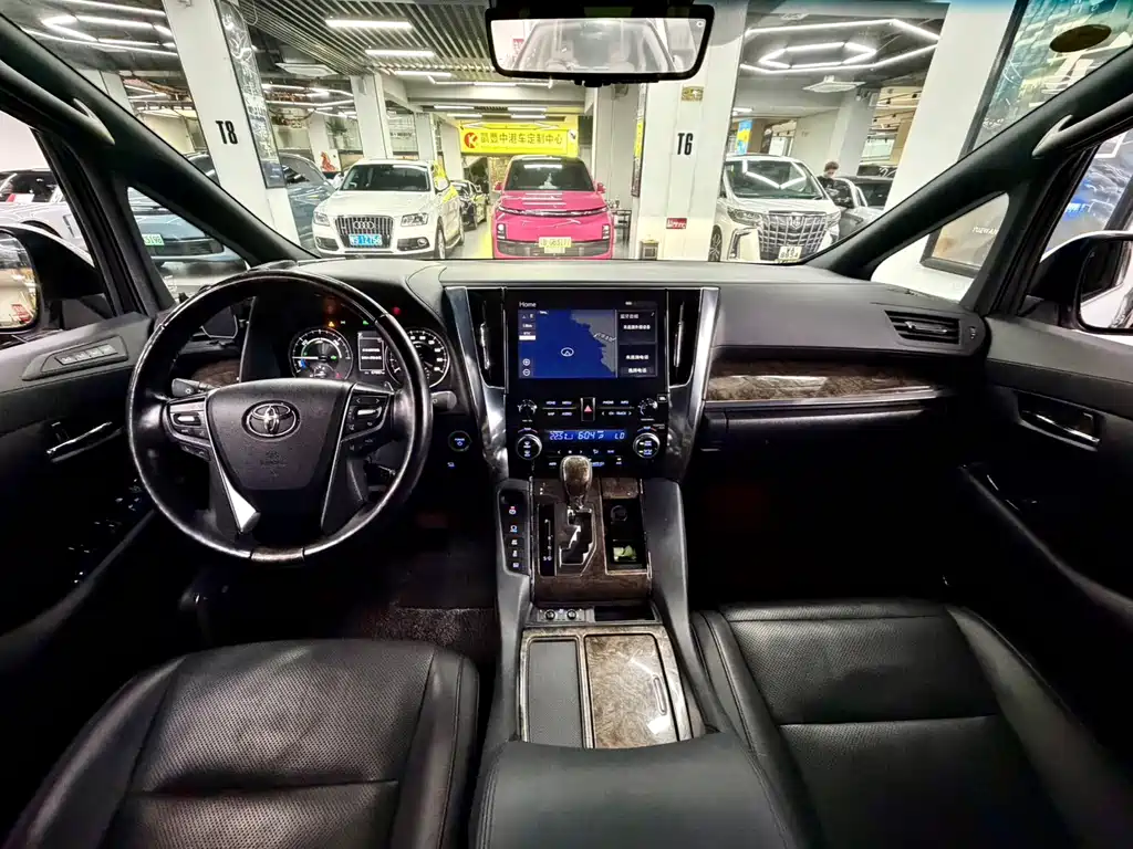 Toyota Alphard 2021 2.5L Luxury