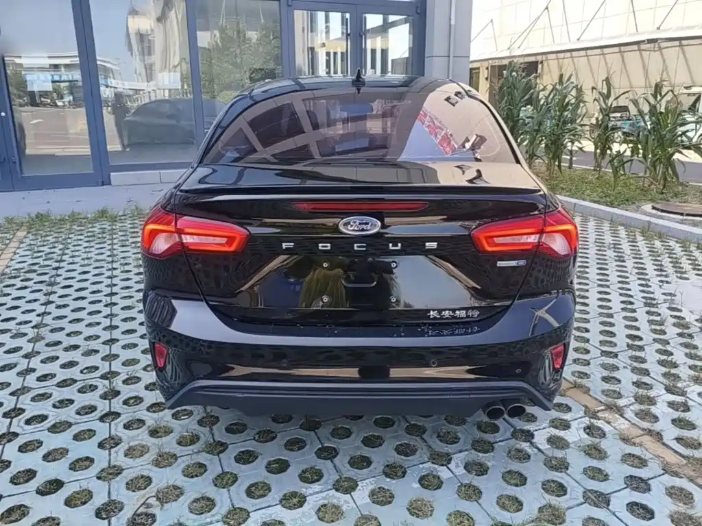 Ford Focus — миниатюра 6