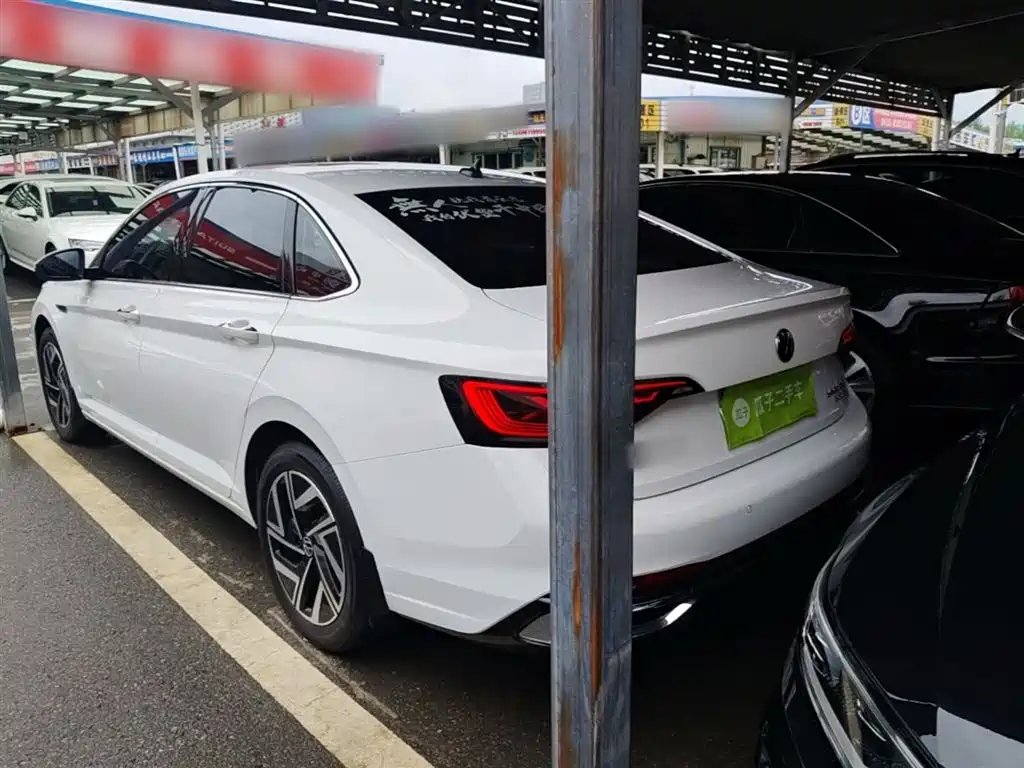 Volkswagen Sagitar 2025 300TSI DSG