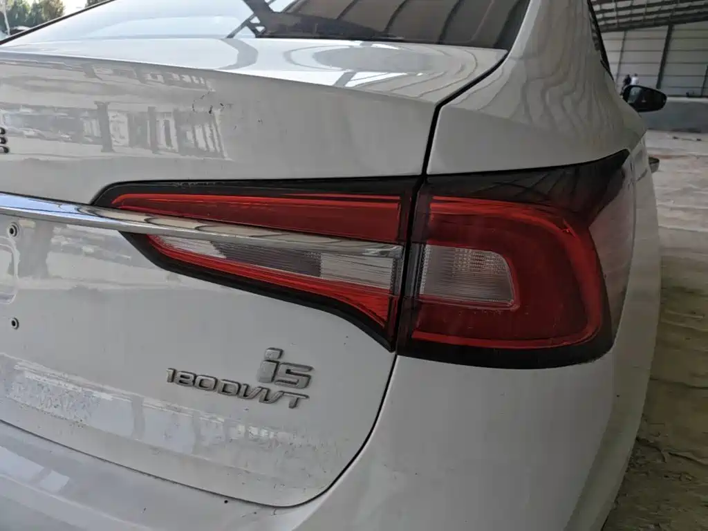 Roewe i5 — миниатюра 8