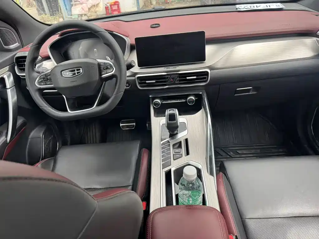 Geely Binyue — миниатюра 8