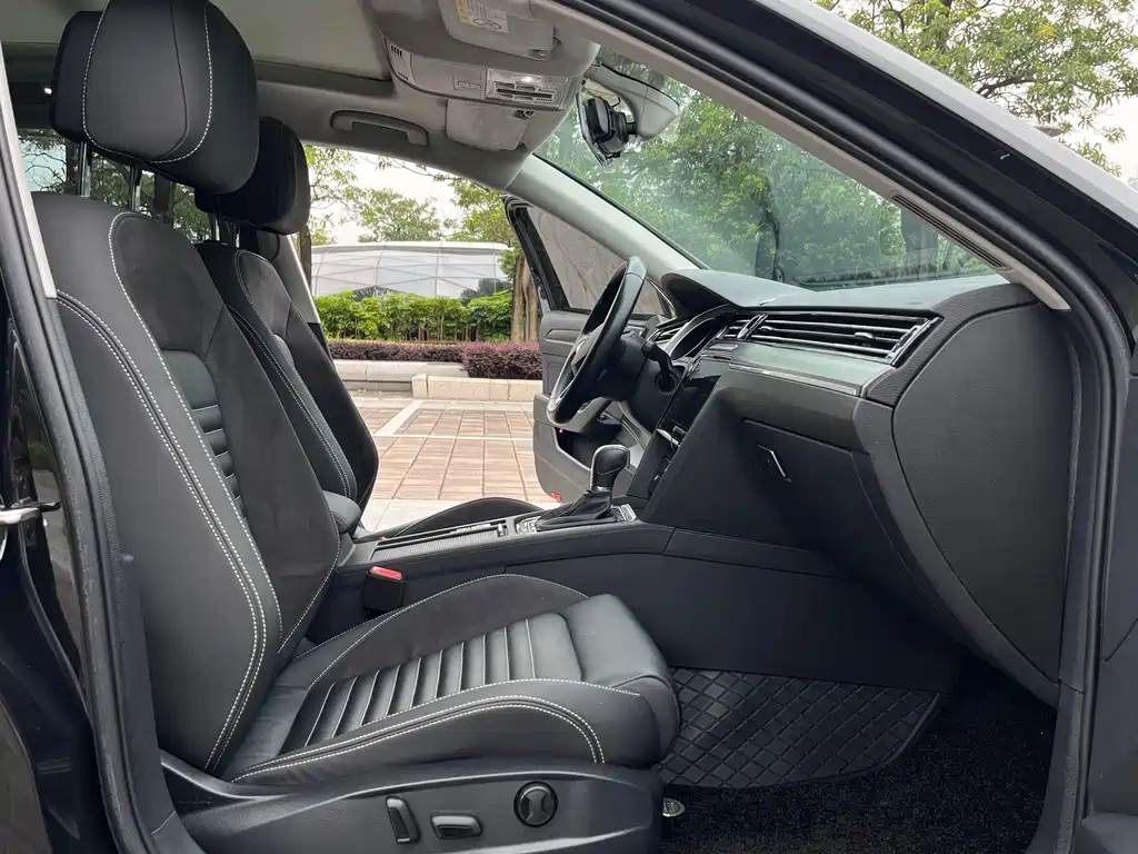 Volkswagen Magotan 2020 330TSI DSG Lead