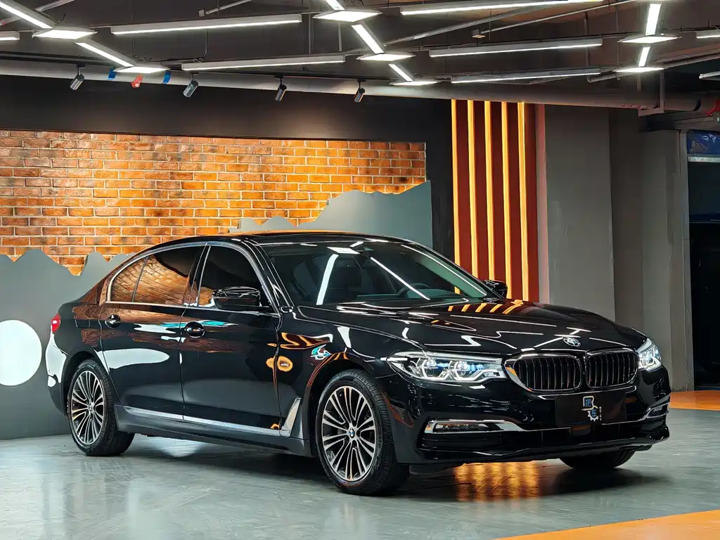 BMW 5 Series — миниатюра 3