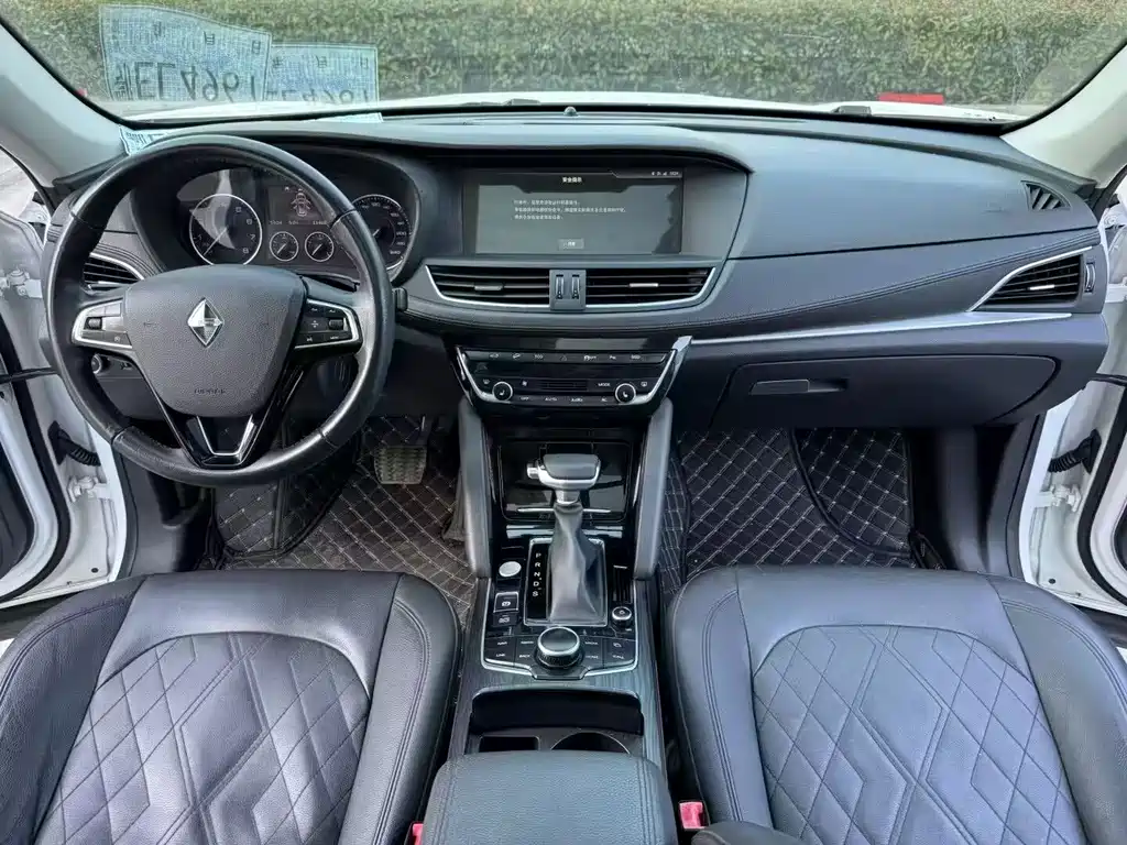 Borgward BX7 — миниатюра 6