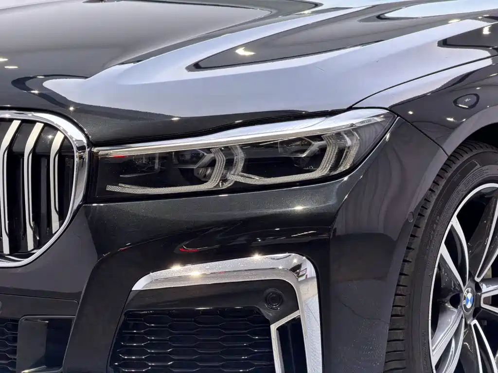 BMW 7 Series — миниатюра 6