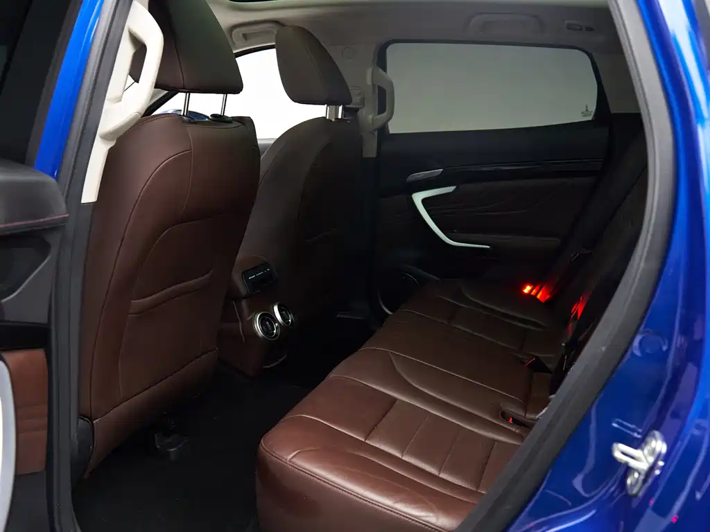 WEI PAI WEI BRAND VV7