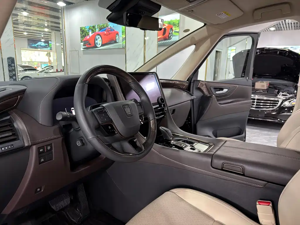 Toyota Vellfire Crown Hybrid 2.5L Supreme Executive Edition, фото 5