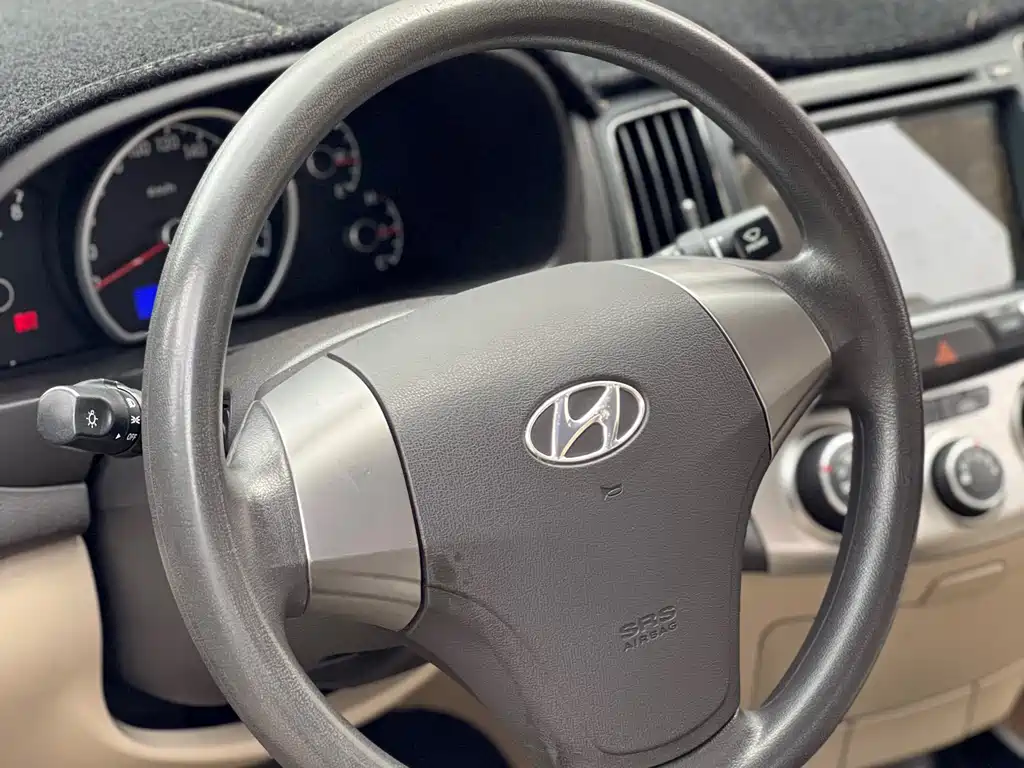 Hyundai Elantra 2015 1.6L MT Comfort