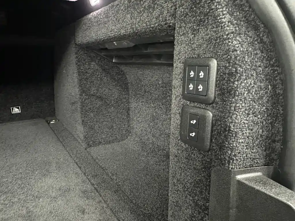 Land Rover Range Rover — миниатюра 16