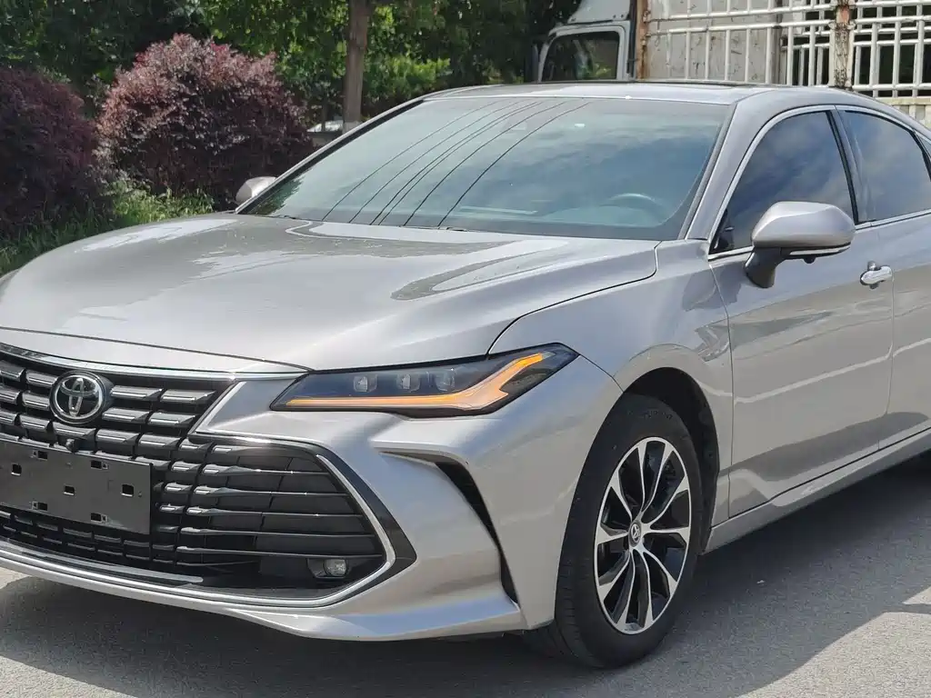 Купить Toyota Avalon