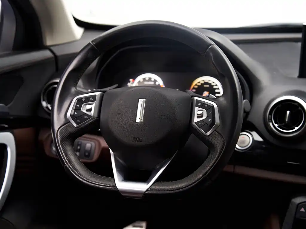 WEI PAI WEI BRAND VV7