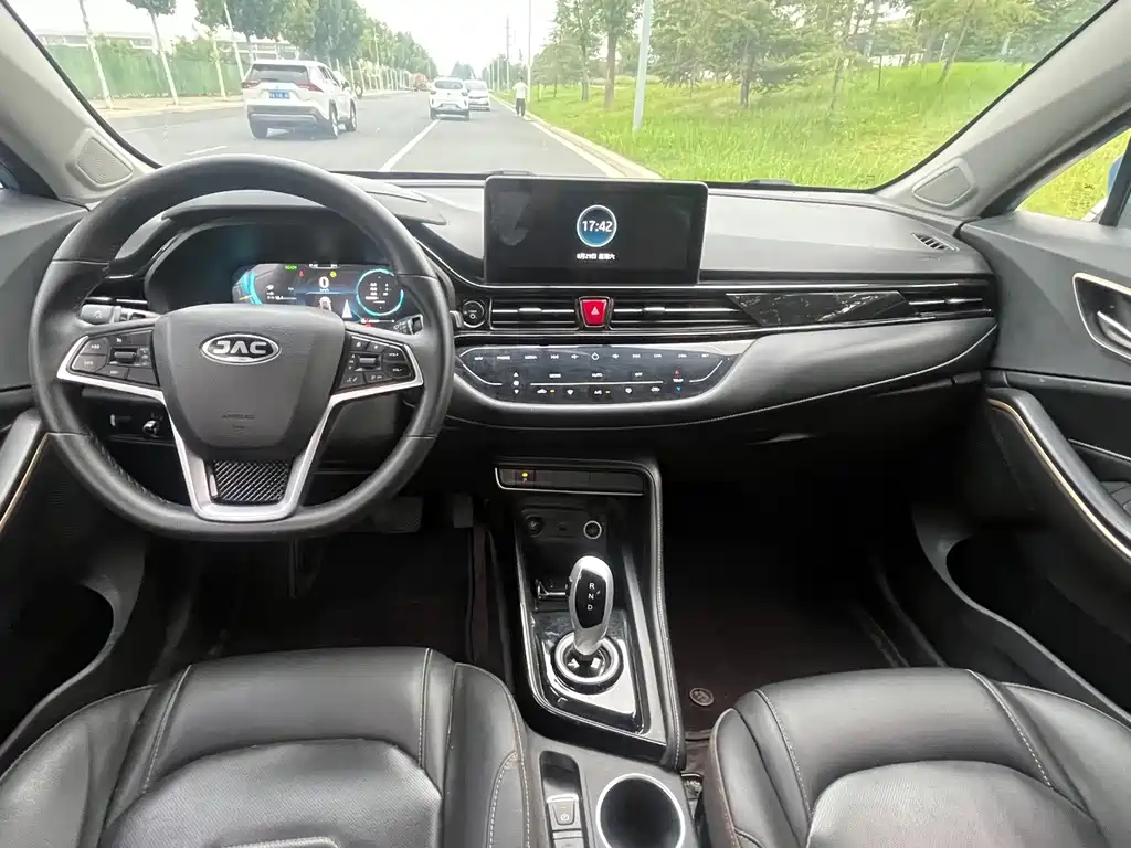JAC JAC iEVS4 — миниатюра 5