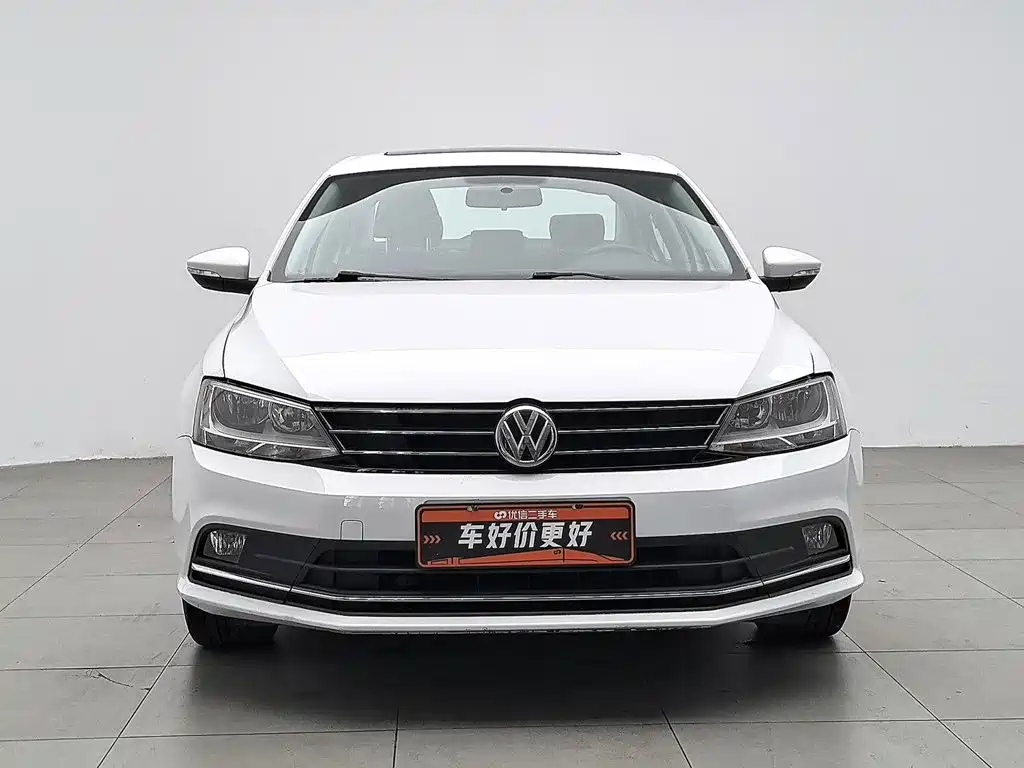 Volkswagen Sagitar 2015 1.6L MT Comfort