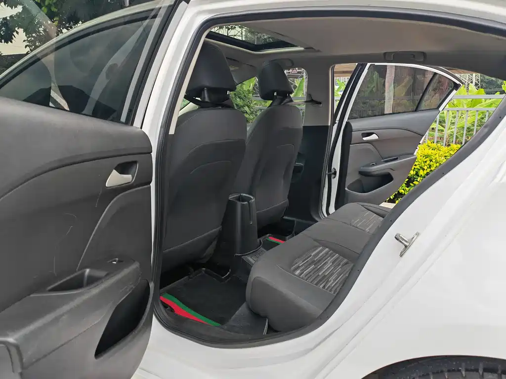Chevrolet Cavalier 320 Auto Joy Enjoy Sunroof Edition, фото 14