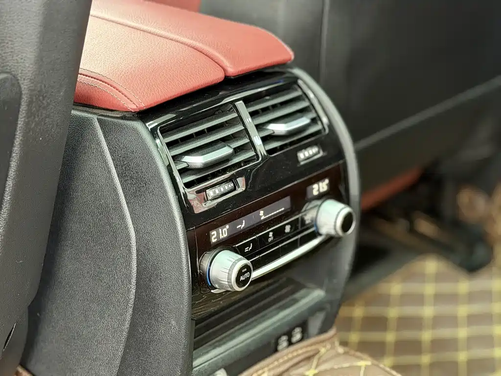 BMW 5 Series — миниатюра 15