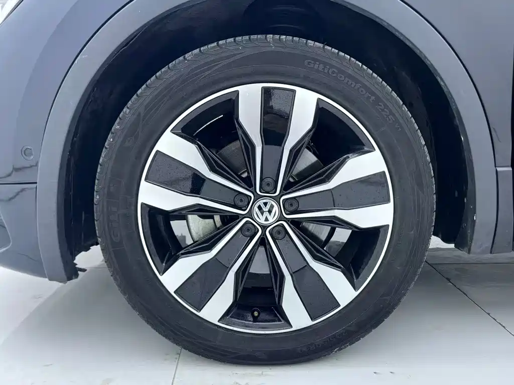 Volkswagen Tiguan L L 2023 330TSI AT R-Line