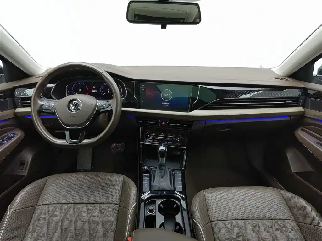 Volkswagen Passat 2021 330TSI Luxury