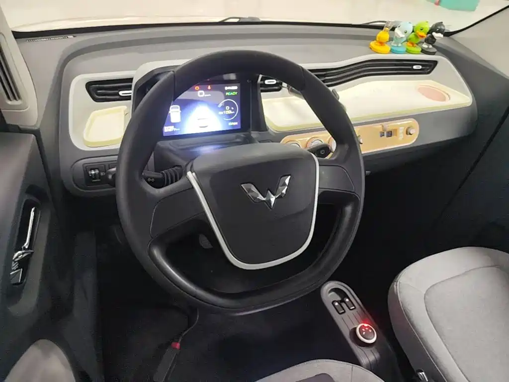 Wuling MINIEV — миниатюра 11