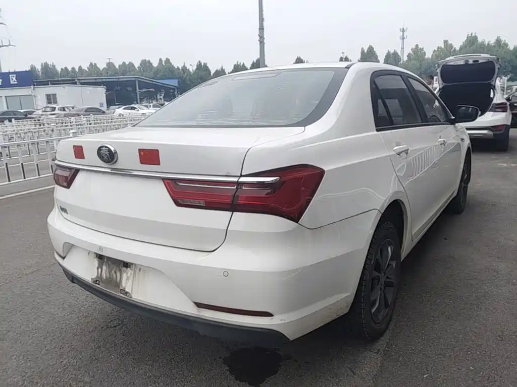 BYD Qin — миниатюра 7