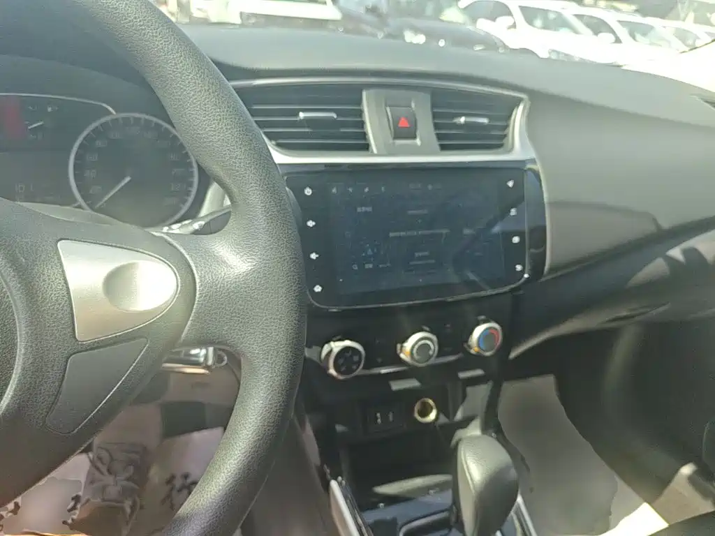 Nissan Sylphy — миниатюра 10
