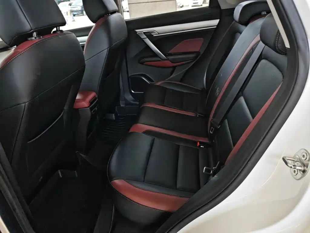 Geely Binyue — миниатюра 17