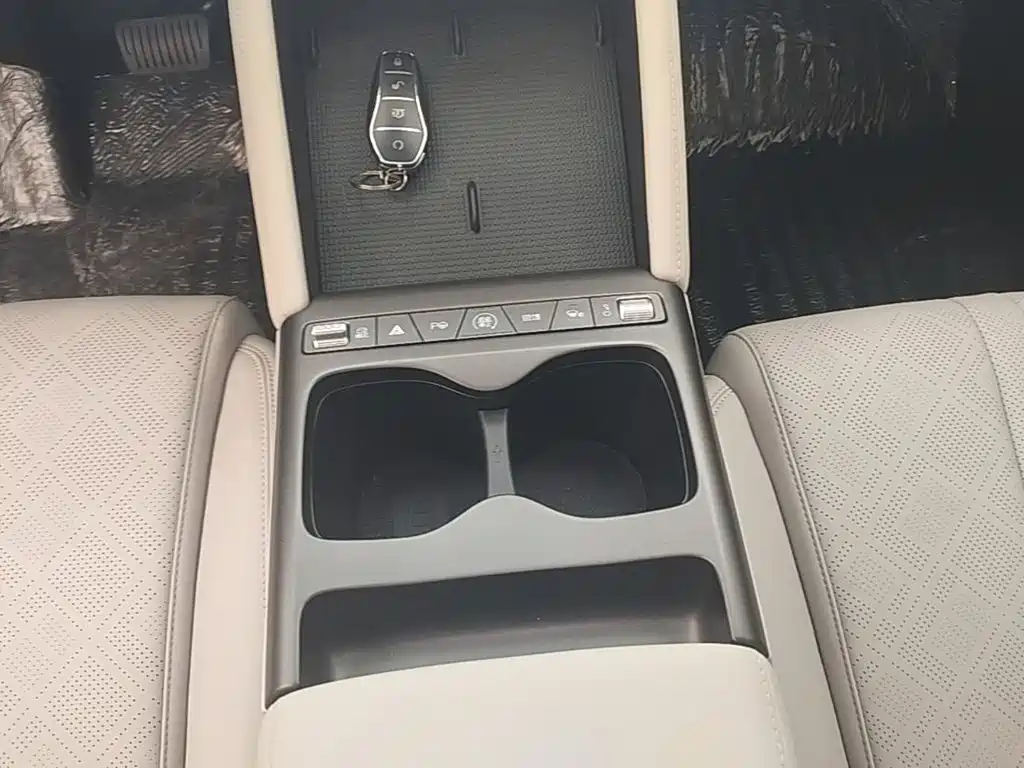 BYD Yuan UP — миниатюра 14