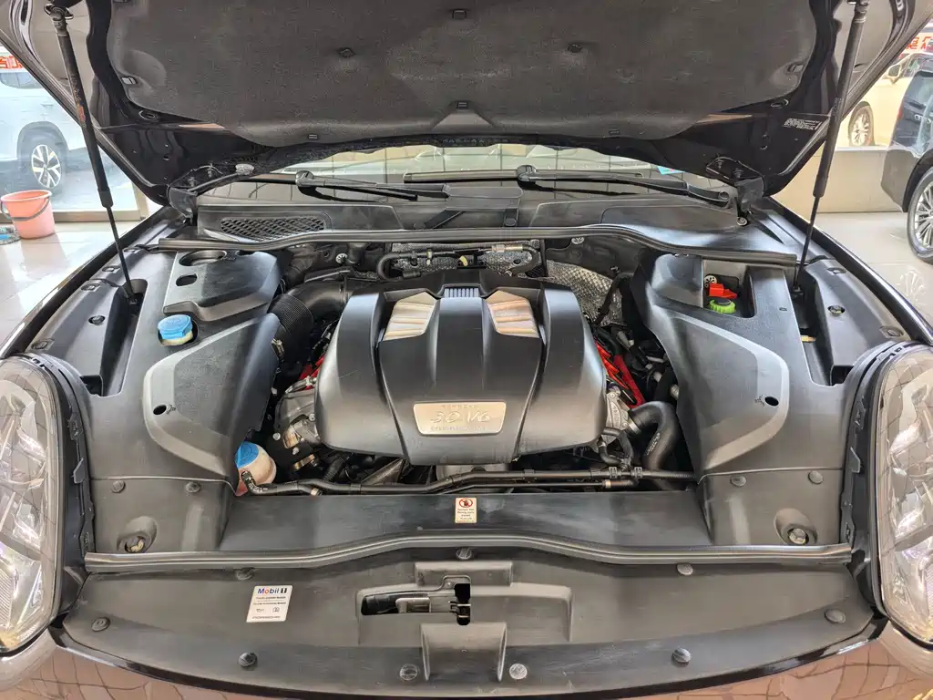 Porsche Cayenne — миниатюра 14