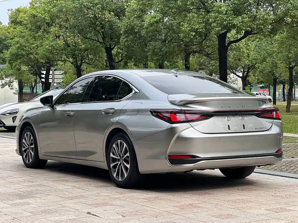 Lexus ES — фотографии объявления, Фото 32