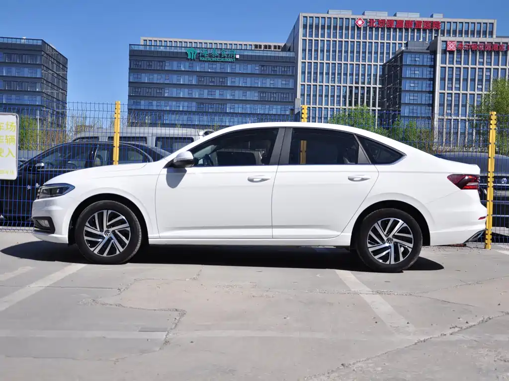 Volkswagen Lavida — миниатюра 3