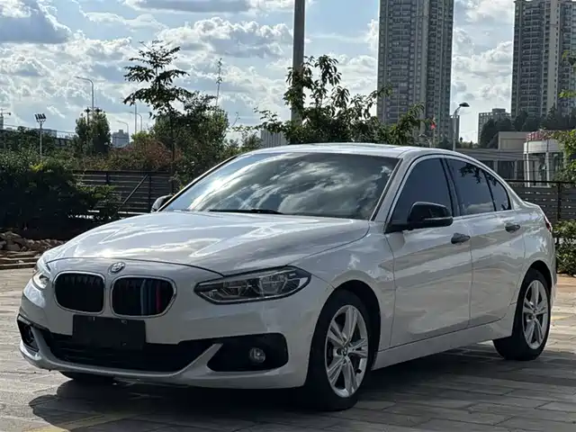 BMW  1 SERIES 2019