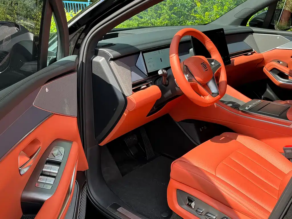BYD Tang L - фото 6
