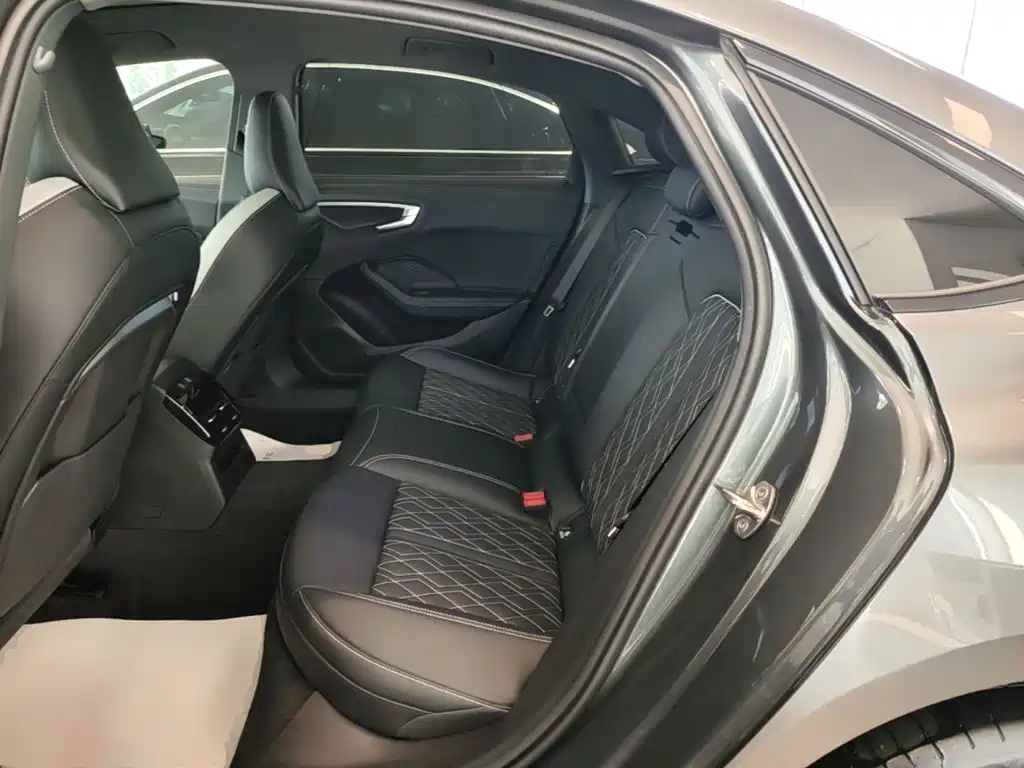 Audi A5L — миниатюра 17