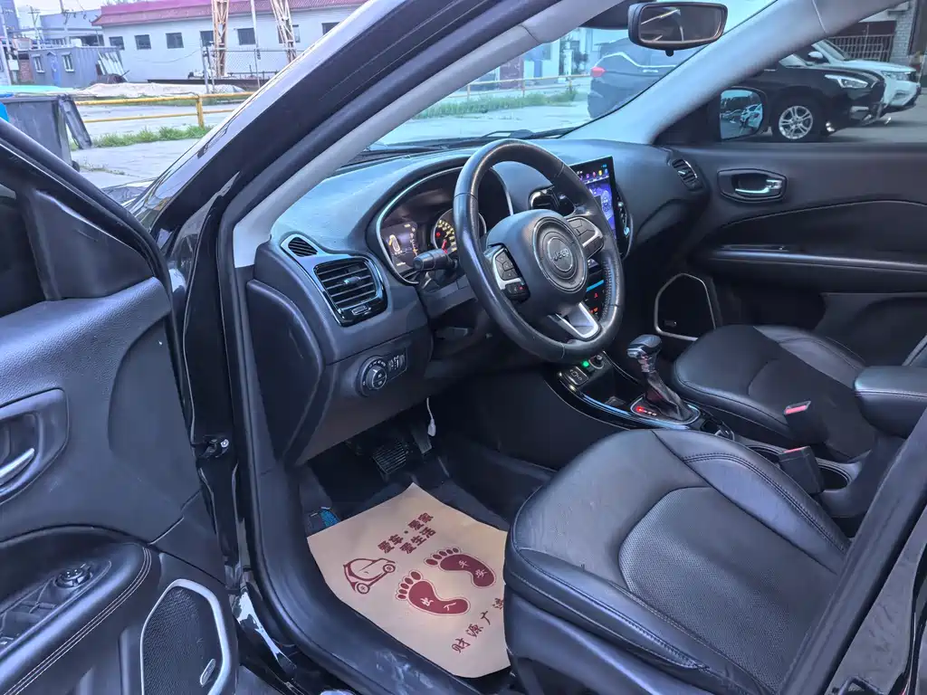 Jeep Compass — миниатюра 10