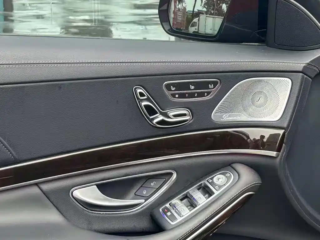 Mercedes-Benz S-Class — миниатюра 7