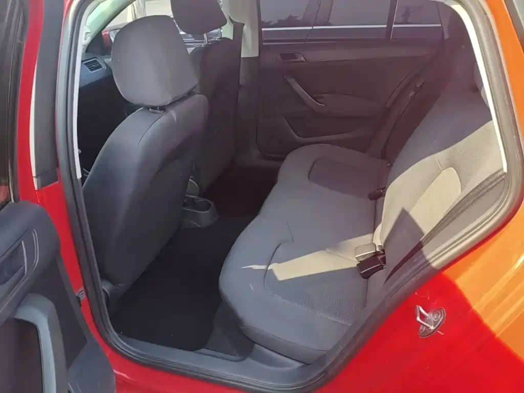 Skoda Rapid Spaceback — миниатюра 17