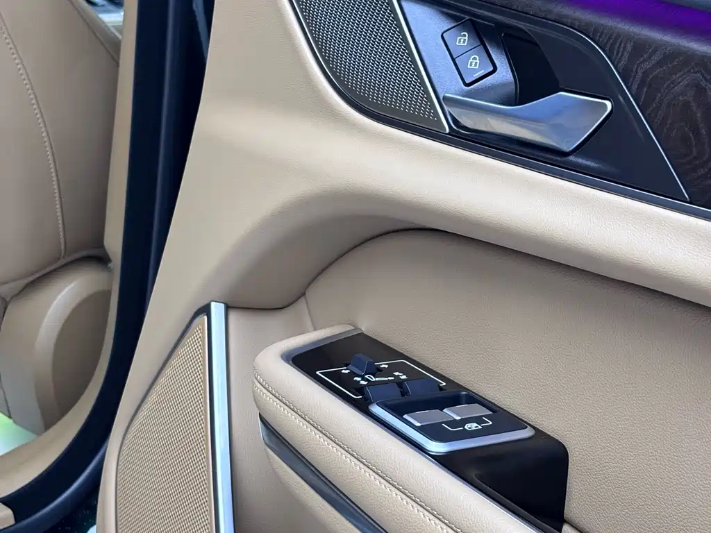 Jaguar XFL — миниатюра 15