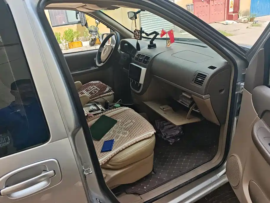 Buick GL8 — миниатюра 8