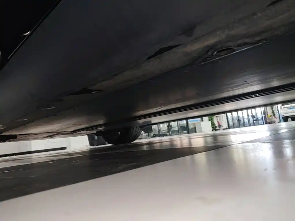 Tesla Model Y — миниатюра 22