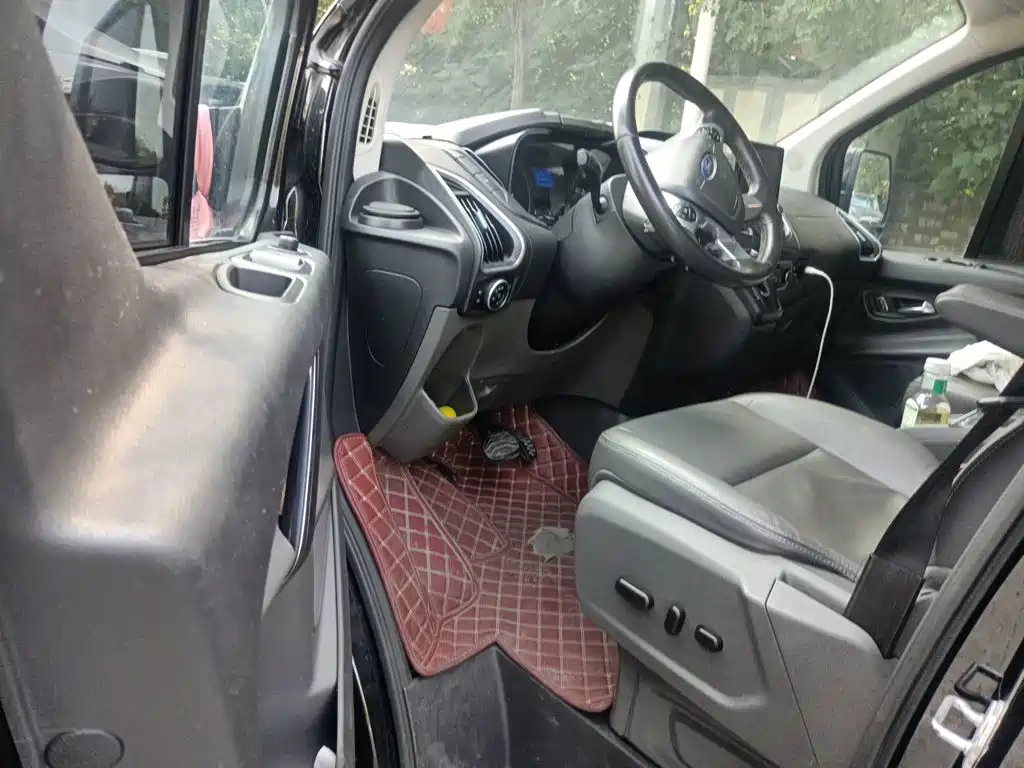 Ford Tourneo — миниатюра 17