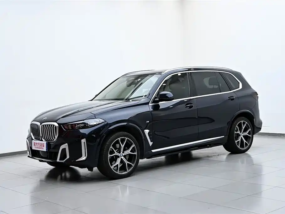 BMW X5 2023 xDrive 30Li Premium M Sport
