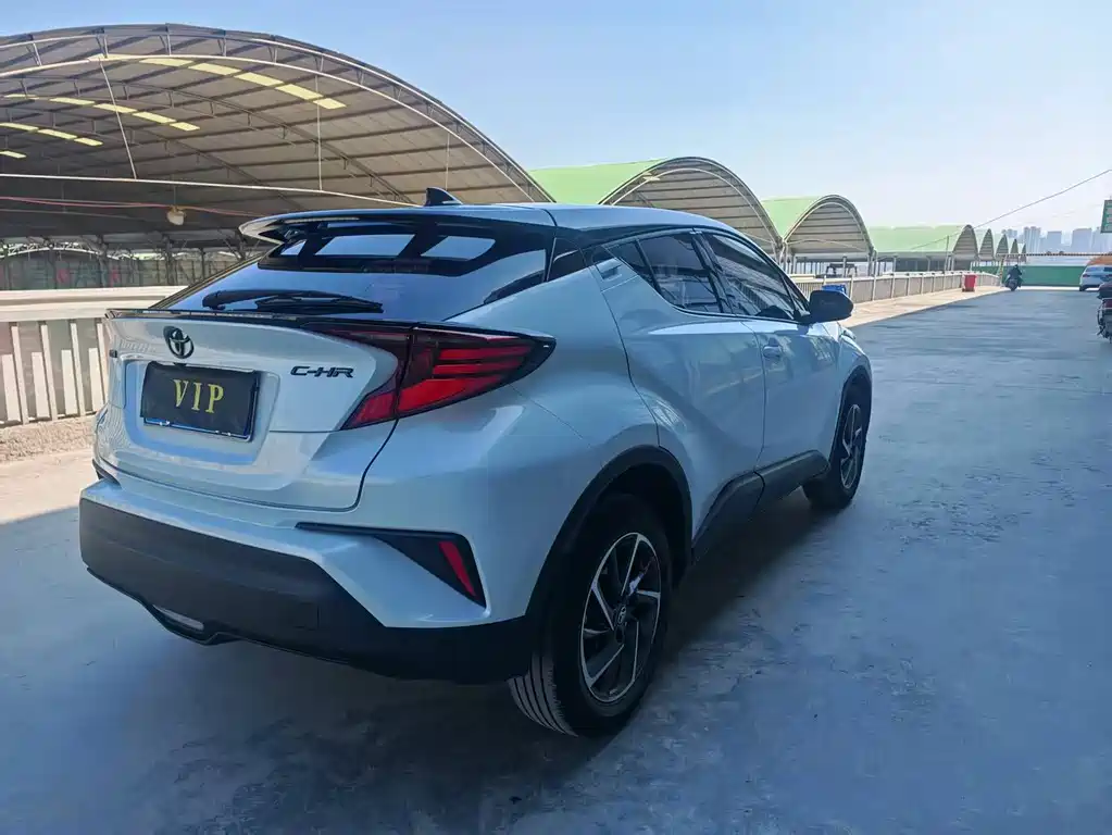 TOYOTA C HR